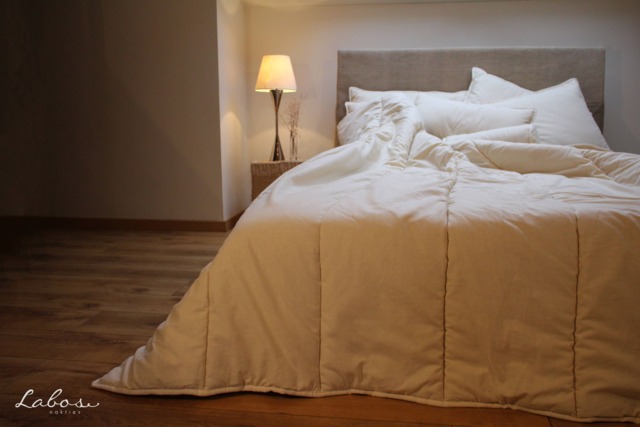 Handcrafted Wool King Duvet All-Season Comfort, Natural Warmth - Us Duty Paid - image 1