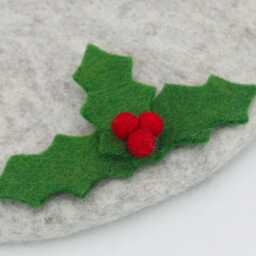 Wool Felt Holly Mistletoe Ornament - Leaf Garland Xmas Ornaments For Christmas Tree Decorations - thumbnail 2