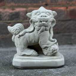 Unique Guardian Lion Statue Concrete Large Figurine Stone Wildlife Sculpture Outdoor Gothic Decoration Garden Ornament Lion Lover Gift - thumbnail 3