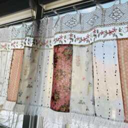 Handmade Floral Lace Curtain Valance - Shabby Chic Patchwork Farmhouse Backdrop - thumbnail 3