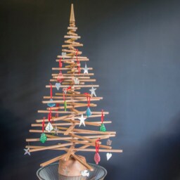 Alternative Oak Christmas Tree - thumbnail 2