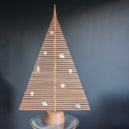 Alternative Oak Christmas Tree - thumbnail 3