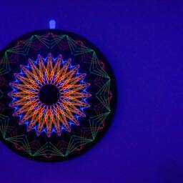 Uv String Art Psychedelic Mandala , 50x50cm/19.7 Inches, Handmade 3D Wall Art, Black Light, Home Decor, Wall Hanging, Yoga Art, Thread &nails - thumbnail 4