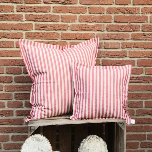 Red Striped Cushion Cover Made Of Fabric / - image 1