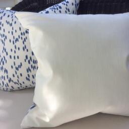 Brunschwig & Fils Pillow Cover in Navy White Le Touches Cotton, Woven Backing - thumbnail 3