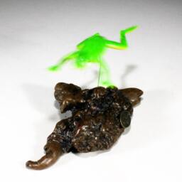 Frog Sculpture By John Perry Statue Figurine Free-Flying Green - thumbnail 2