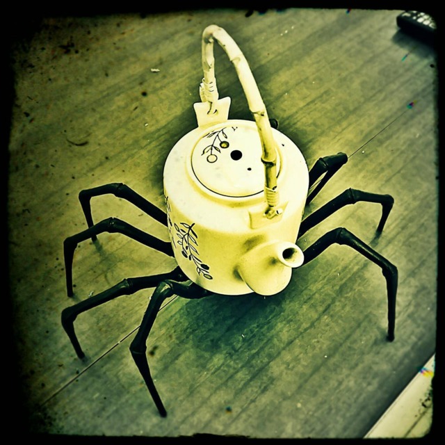Spider Teapot Holder - Arachnid Holder - image 1