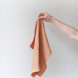 Waffle Linen Face Towel in Toasted Peach. Linen-Cotton Blend Waffle Washcloth. Absorbent & High Quality - thumbnail 4