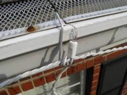 300 Ct White Christmas Hook-Christmas Light Hanger For Gutters With Mesh Leaf Gutter Guard Free Shipping - thumbnail 2