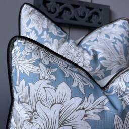 William Morris Chrysanthemum Toile Luxury Designer Fabric Vintage Blue Floral Cushion Pillow Cover - thumbnail 3