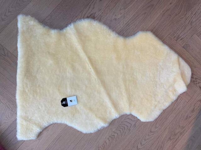Custard Cream Short Wool Shearling, Genuine Sheepskin, 70 X 90cm - image 1
