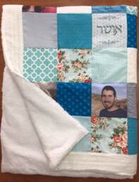 Christmas Presents, Memory Quilt.photo Blanket, Graduation Gift.high School Graduation.college Graduation. 21Th Birthday Gift.30Th Birthday - thumbnail 1