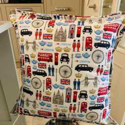 The London Collection - Cushions Cushion Covers Landmarks Bus Guardsman Taxi King Charles Icons - thumbnail 2