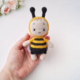 Honey Bee Baby Gift Box With Small Crochet Toy, Bumble Toy & Sunflower Summer Shower For Mom To Be - thumbnail 3