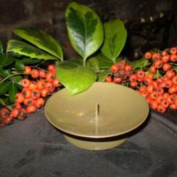 English Christmas Poinsettia Pillar Candle & Metal Candle Plate, Natural Plant Wax, Slow Burning, 60 Hours Burn Time - thumbnail 2