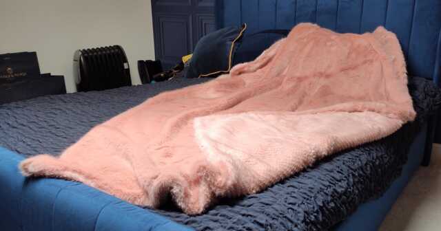 Blossom Patterned Faux Fur Throw Handmade Super Deluxe Blanket - image 1