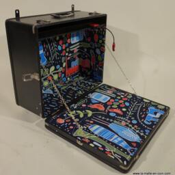 Child's Desk Case - thumbnail 4