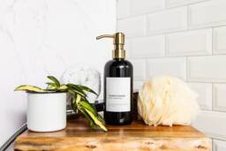 Black Plastic Refillable Bottle Minimalist Soap Dispenser, 16 Oz - thumbnail 1