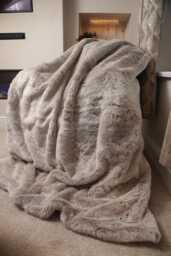 Handmade Faux Fur Throw Coconut Cream Sheepskin Lining - thumbnail 1