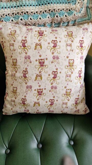 Burgandy & Cream Owl Cushion - image 1