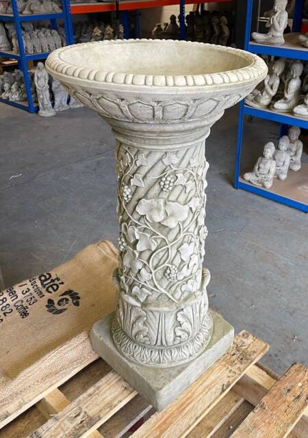 Large Ivy Stone Birdbath - Outdoor Garden Bird Feeder Acanthus Ornament Decor Xl - image 1