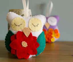 December Birth Month Felt Owl Ornament Poinsettia Christmas Decoration - thumbnail 1