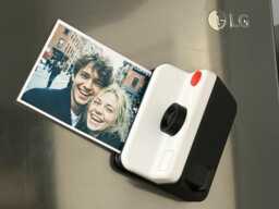 Polaroid Camera Photo Frame Magnet - Holds 6x4 Photo, Retro Decor, Fridge Or Wall Hanging