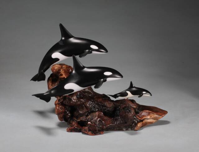Orca Killer Whale Family Sculpture By John Perry, On Polished Burlwood Base. Signed - image 1