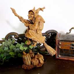 La Befana The Witch Statue, Hand Painted Resin Sculpture - Rustic Folklore Crone Figurine Spooky Home Decor For Halloween Dark Christmas - thumbnail 3