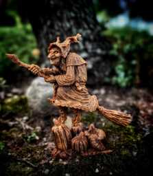 La Befana The Witch Statue, Hand Painted Resin Sculpture - Rustic Folklore Crone Figurine Spooky Home Decor For Halloween Dark Christmas