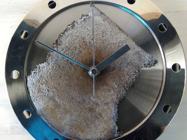 Rust Metal Round Wall Clock Modern Electric Clock - 8.7 - image 1