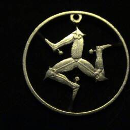 Isle Of Man - Cut Coin Pendant with Triskelion 1975 Rare - thumbnail 2