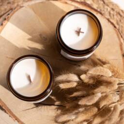 Handmade Christmas Soy Candle With Cinnamon & Apple Scent, Crackling Wooden Wick, Eco-Friendly Vegan, Perfect Holiday Gift - thumbnail 2