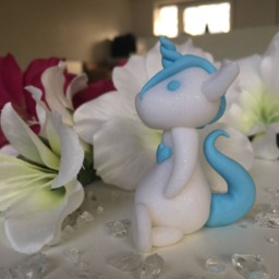 White Glitter Unicorn With Aqua Details - thumbnail 3
