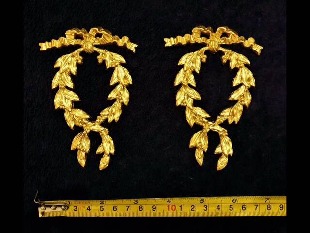 Pair Gilt Or White French Style Decorative Wall Furniture Moulding Pediment Onlay Applique Plastic Decoration - image 1