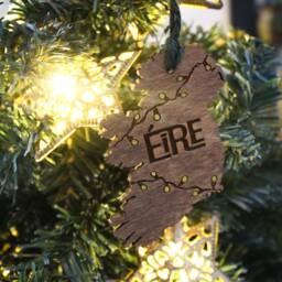 ??ire Christmas Ornament Wood Bauble Festive Ireland Outline Rustic Handmade Wooden Burning Pyrography Tree Decoration Gaelic Irish Saying - thumbnail 3