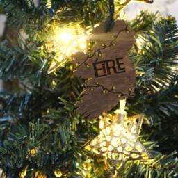 ??ire Christmas Ornament Wood Bauble Festive Ireland Outline Rustic Handmade Wooden Burning Pyrography Tree Decoration Gaelic Irish Saying - thumbnail 2