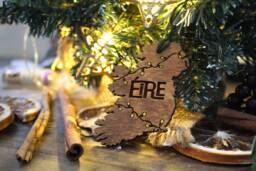 ??ire Christmas Ornament Wood Bauble Festive Ireland Outline Rustic Handmade Wooden Burning Pyrography Tree Decoration Gaelic Irish Saying - thumbnail 1