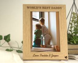 World's Best Daddy Gift - For Dad Dada Photo Frame Engraved Personalised For 7x5 Or 6x4 Picture - thumbnail 1