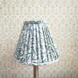 Vintage Brass Lamp & Shade, William Morris Willow Bough Design, Arts Crafts Style - thumbnail 3