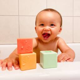 Silicone & Maple Wood Building Blocks - Toddler Stacking Toy - thumbnail 4