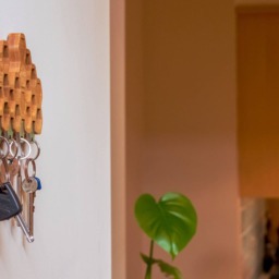 Honeycomb Magnetic Key Holder - Bamboo Wall Rack, Hexagon Design - thumbnail 4