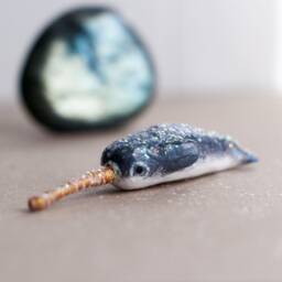 Sparkly Narwhal Figurine Iridescent Glitter, Wire Tusk - thumbnail 4