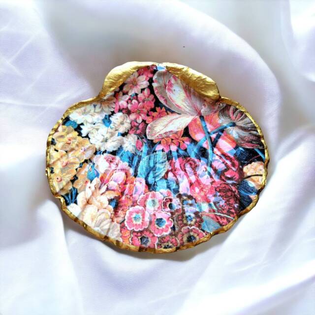Decoupage Scallop Shell Trinket Dish - Floral Pattern, Gold Accent - image 1