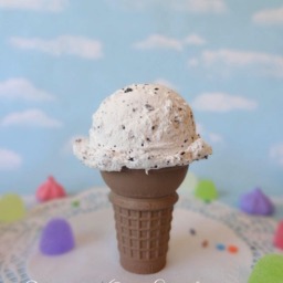 Fake Ice Cream Single Scoop Cookies & Cream, Flat Cake Cone - thumbnail 2