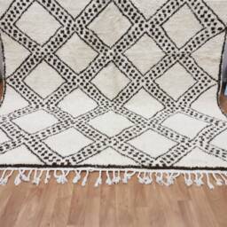 Handwoven Beni Ouarain Rug - Moroccan Berber Wool, Geometric Design - 8 Ft X 10 Ft - thumbnail 2