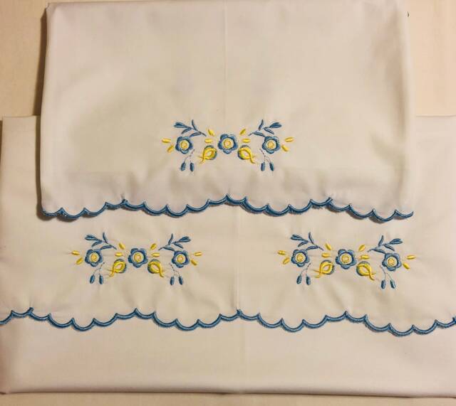 Embroidered Organic Cotton Crib Sheet Set Floral Motif, Scalloped Edge - image 1