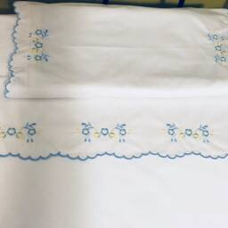 Embroidered Organic Cotton Crib Sheet Set Floral Motif, Scalloped Edge - thumbnail 3