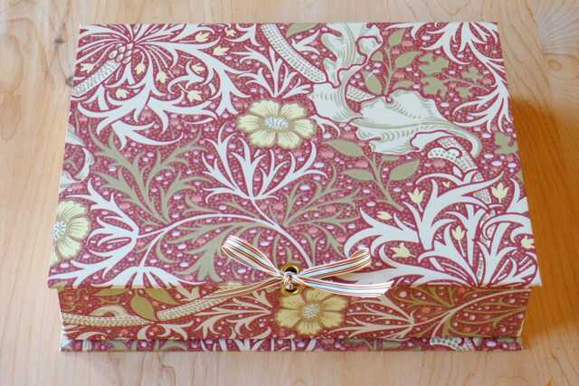 William Morris Seaweed Russet Box File A4 Office Storage, Handmade in England - image 1