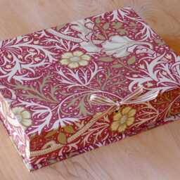 William Morris Seaweed Russet Box File A4 Office Storage, Handmade in England - thumbnail 4